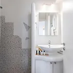 Ocean Breeze Apartment *